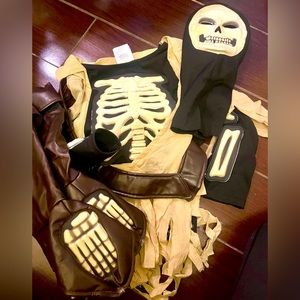 DISNEY Pirates of the Caribbean Skeleton Halloween Costume Boys Sz 4